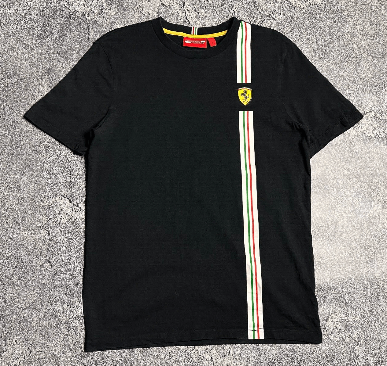 Tシャツ・カットソー FERRARI Men T-shirt Black 22045 01 Ferrari FERRARI Men T-Shirts 22045 01 Black | Grailed