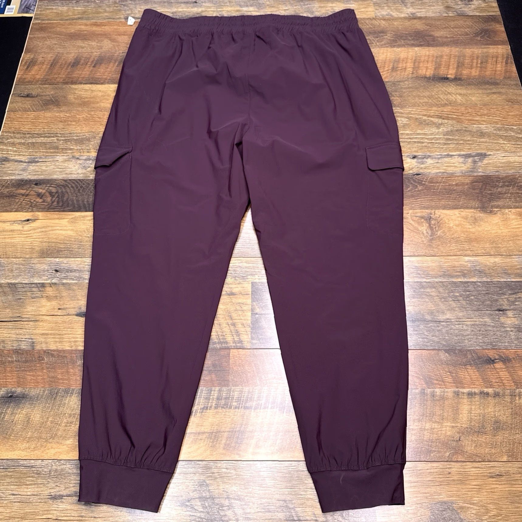 Old Navy Old Navy Cargo Pants Tall 2XL Burgundy Zip Pockets Stretch Sleektech Tapered Casual Women Men? Size 40" / US 18 - 3 Thumbnail
