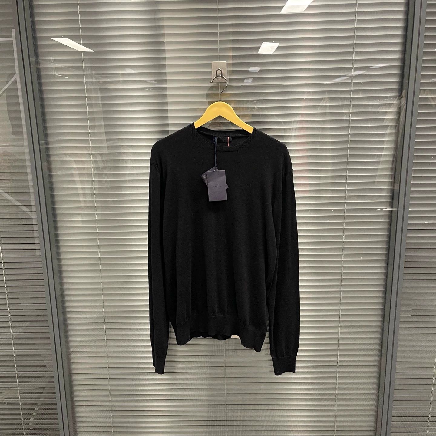 Prada Prada 23FW solid wool knit sweater 48 Size US M / EU 48-50 / 2 - 1 Thumbnail