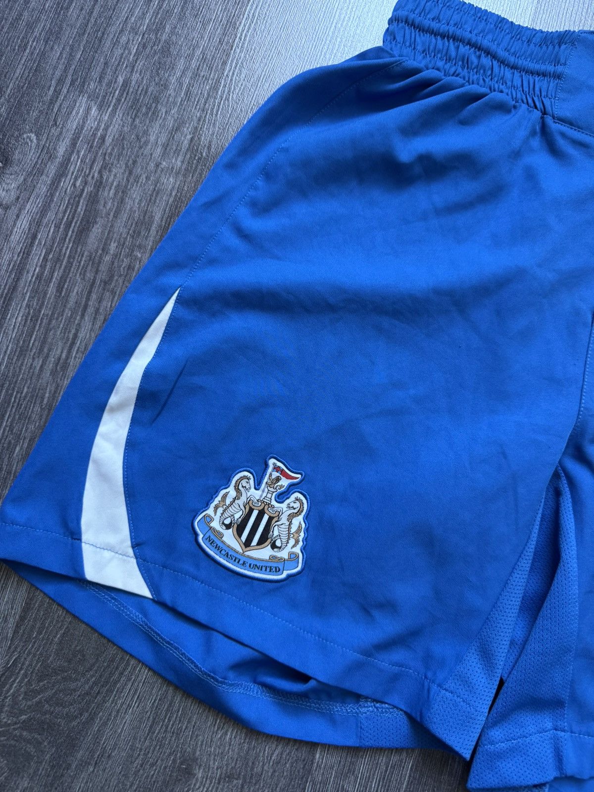 Puma × Vintage 00s Vintage Puma New Castle Soccer Shorts Size US 32 / EU 48 - 2 Thumbnail
