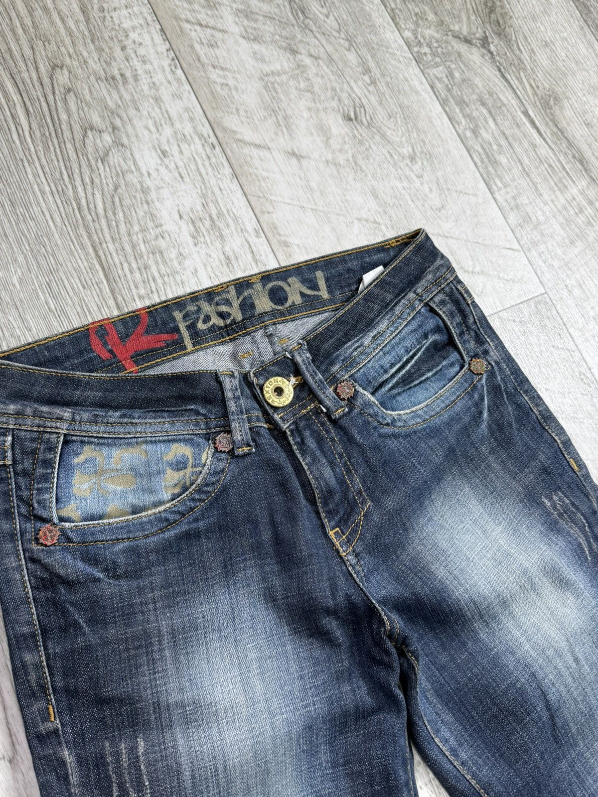 Japanese Brand Japanese brand feared jeans Y2K big logo streetwear crazy Size US 27 - 8 Thumbnail