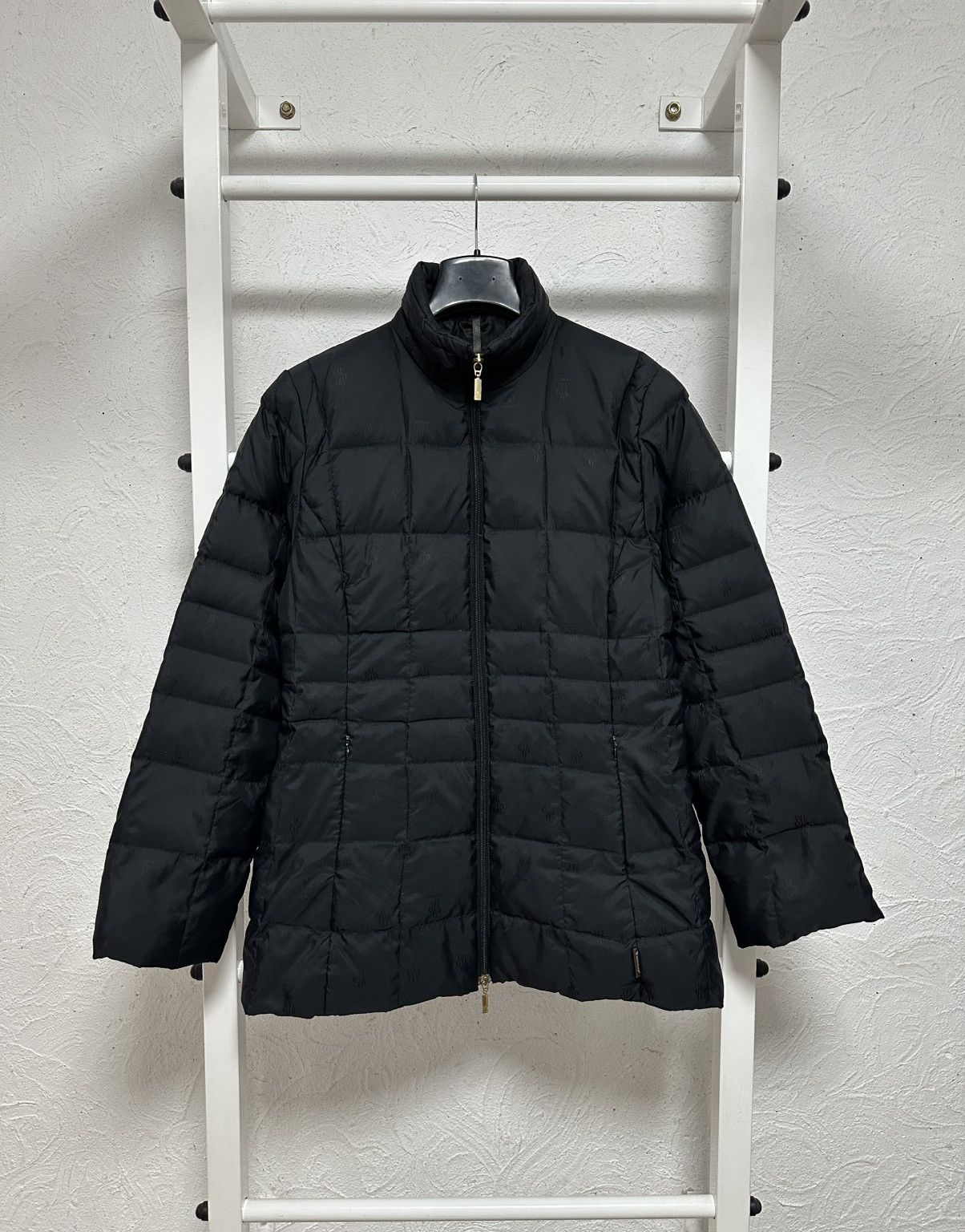 Moncler Vintage Moncler Black Puffer Jacket L Size Monogram Size L / US 10 / IT 46 - 1 Thumbnail