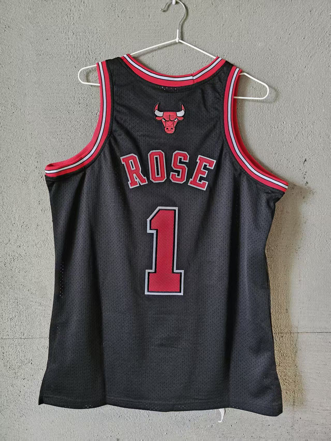 NBA Chicago Bulls #1 Derrick Rose Jersey Double Stitched M Size US M / EU 48-50 / 2 - 1 Thumbnail