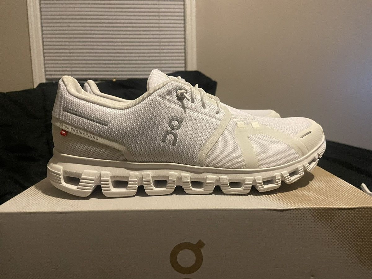 On On Cloud 6 running shoe Size US 10.5 / EU 43-44 - 1 Thumbnail