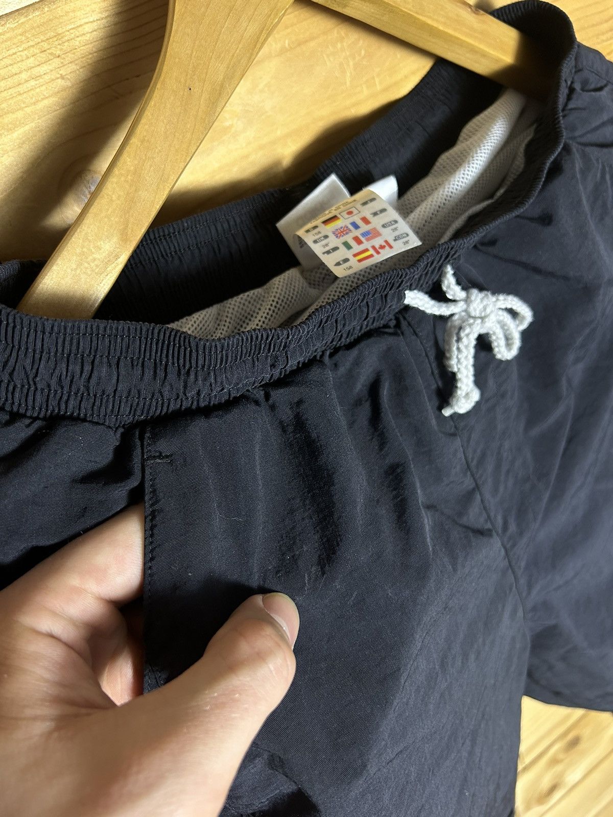 Vintage Vintage 2002 Adidas shorts Size US 28 / EU 44 - 4 Thumbnail