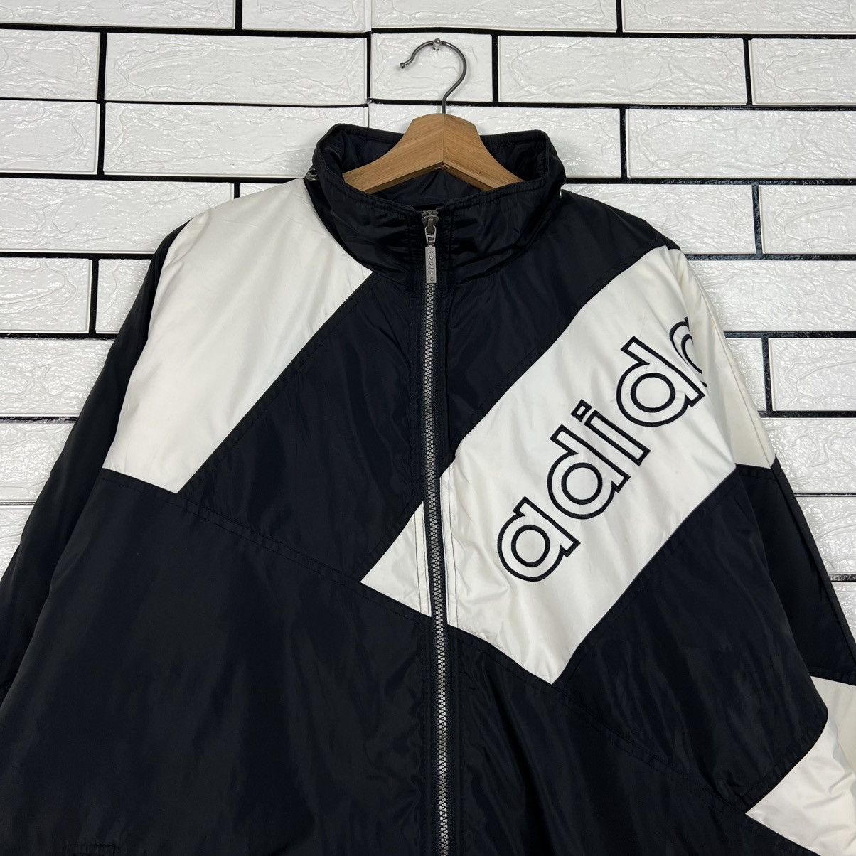 Adidas Vintage 90's ADIDAS Big Logo Windbreaker Jacket #4062-C185 Size US L / EU 52-54 / 3 - 2 Thumbnail