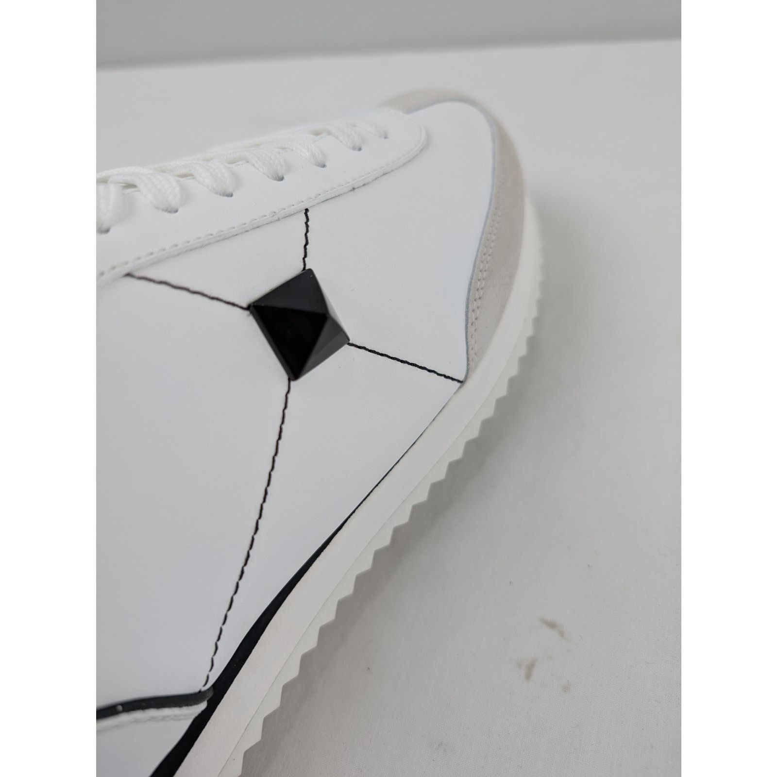 Valentino o1rshd1 Stud-around Sneakers in Leather in White Size US 11 / EU 44 - 17 Thumbnail