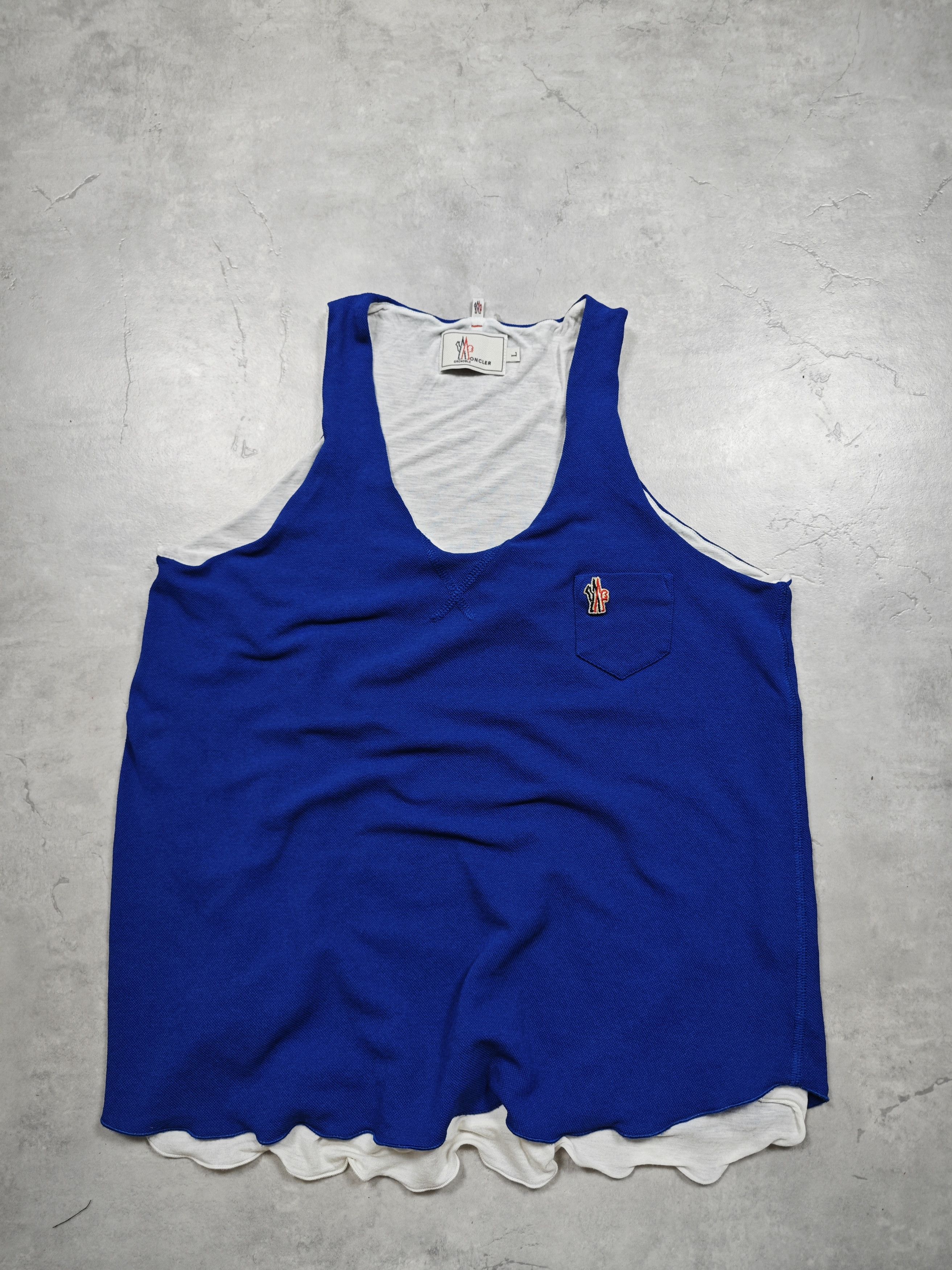 Moncler Moncler T Shirt Size L / US 10 / IT 46 - 1 Thumbnail