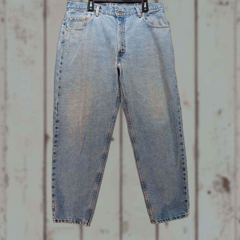 Levi's VINTAGE Levi's 560 Size 40x30 Light Denim Blue USA Loose Fit Tapered leg Grunge 01 Size US 40 / EU 56 - 1 Thumbnail