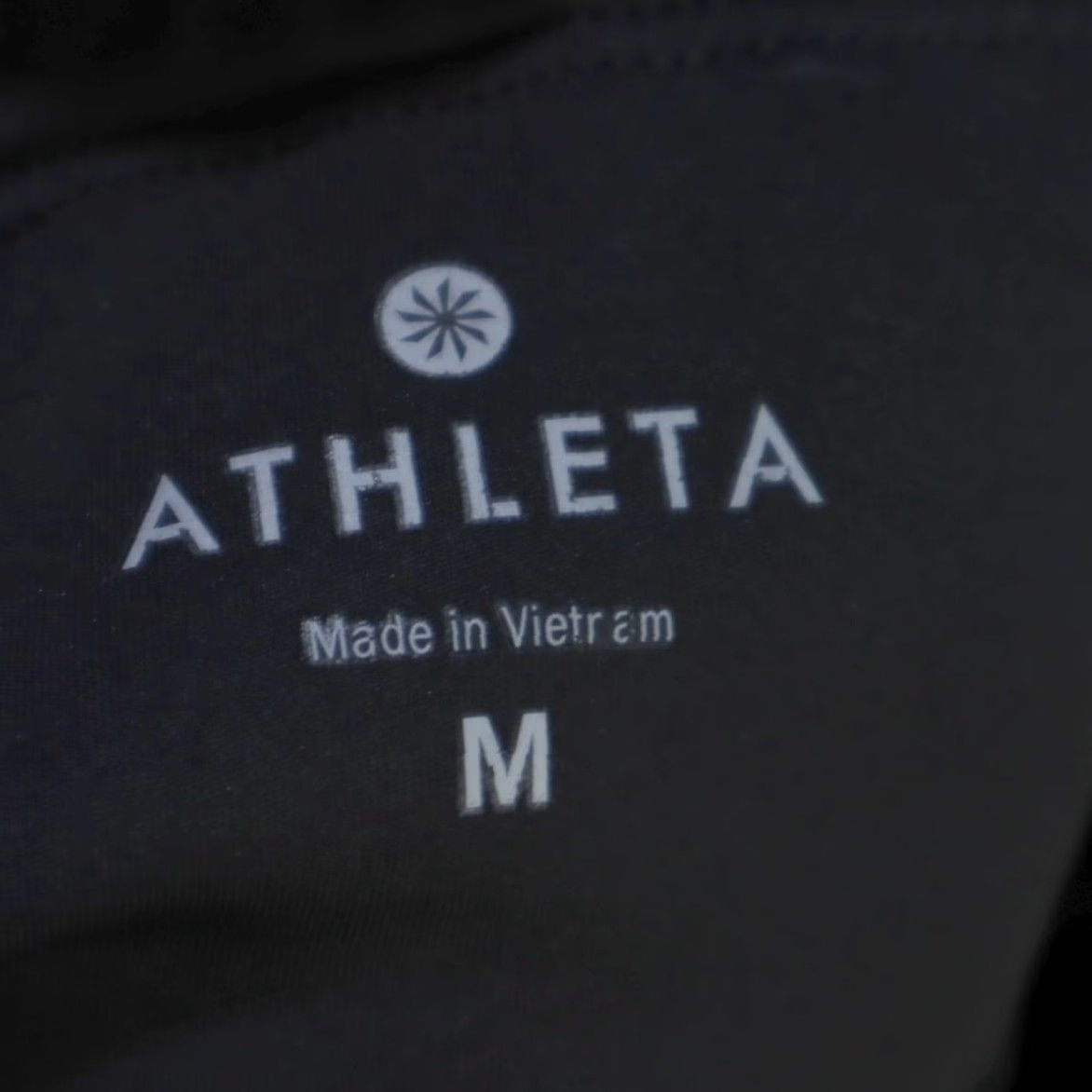 Athleta Athleta Black Women's M Leggings 20" Crop Woven Polyester High Stretch 305922 Pants Inseam 20" Activewear Regular Fit Modern 20" Crop Black Women's M Size 32" / US 10 / IT 46 - 5 Thumbnail