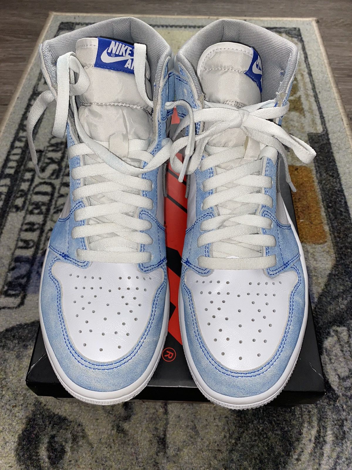 Jordan Brand × Nike Jordan 1 Retro High Hyper Royal Smoke Grey Size US 9.5 / EU 42-43 - 4 Thumbnail
