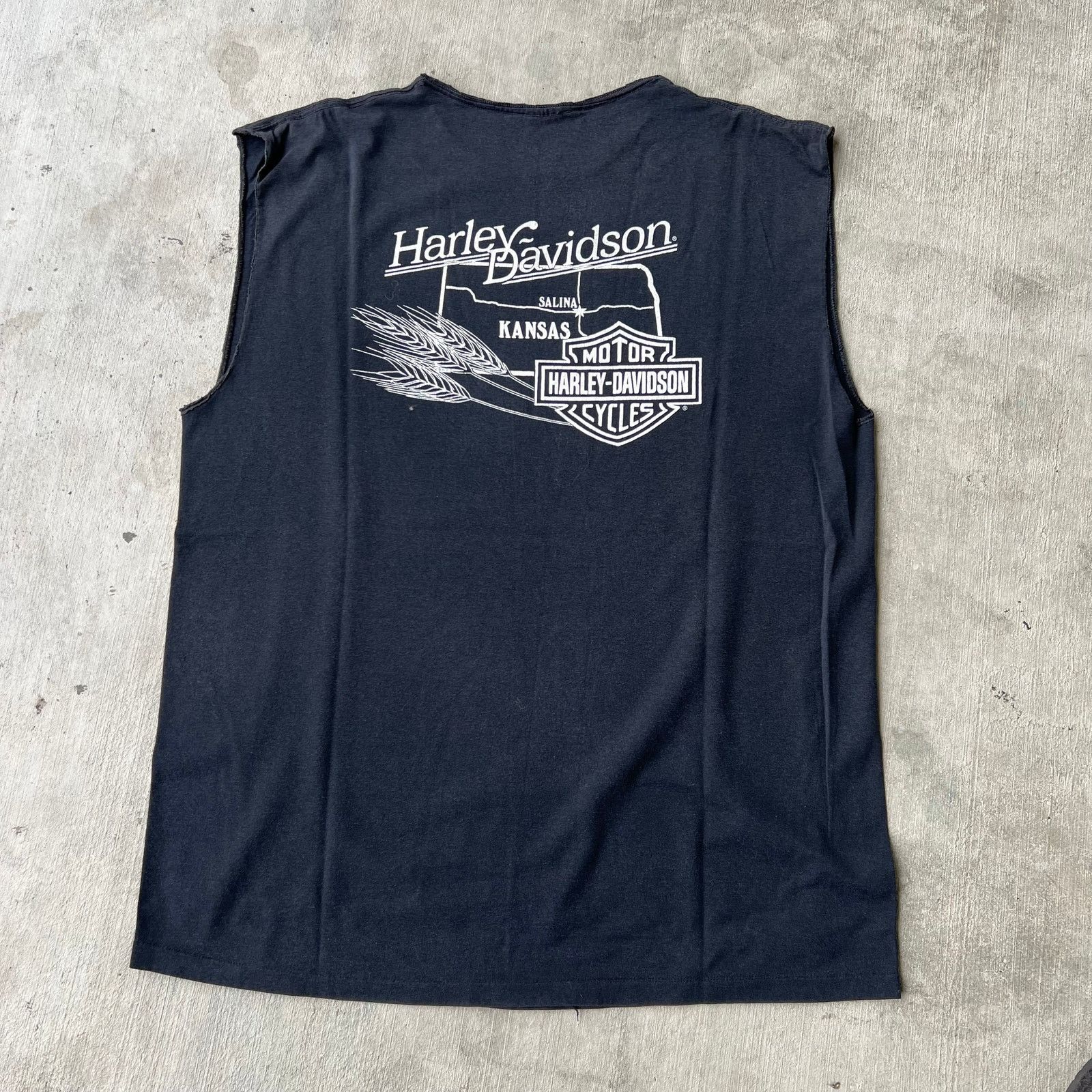 Vintage Harley Davidson cut 3D emblem graphic t shirt