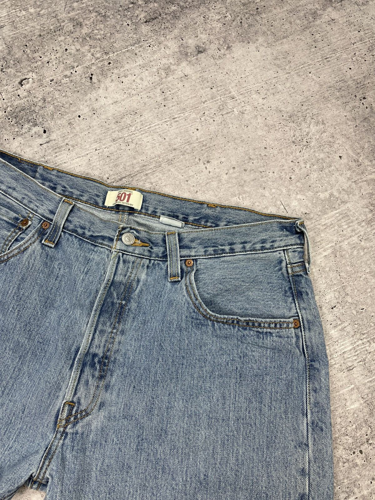 Levi's × Vintage Vintage Levi’s 501 Y2K Style Blue Stonewashed Denim Jeans Size US 36 / EU 52 - 10 Thumbnail