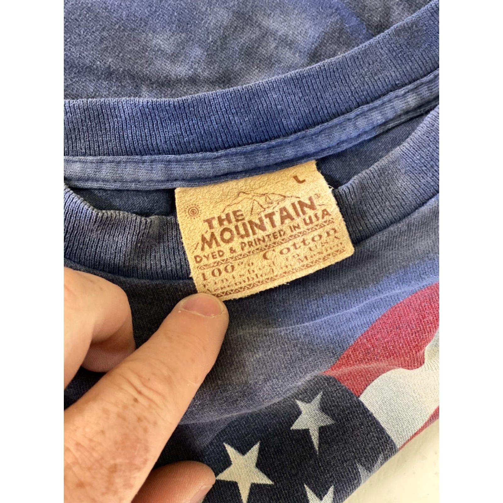 The Mountain VINTAGE The Mountain T-Shirt Mens Large Blue Tie Dye Wolves USA Flag Shirt Mens Large Blue Tie Dye Wolves USA Flag Size US L / EU 52-54 / 3 - 7 Thumbnail
