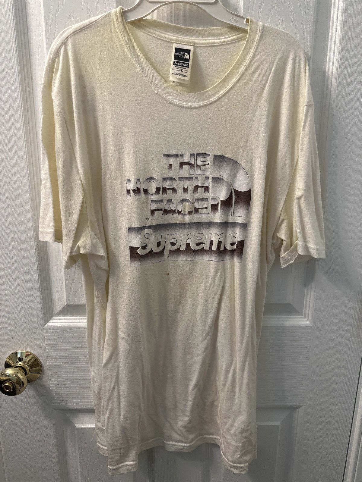 Supreme × The North Face Supreme x The North Face Metallic Logo White Tee Size US M / EU 48-50 / 2 - 1 Thumbnail
