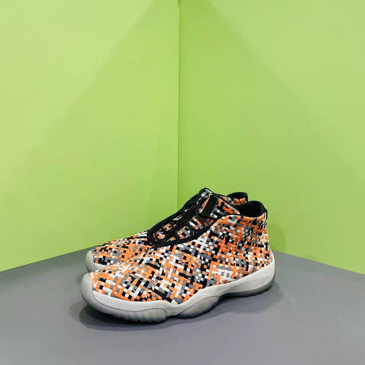 Jordan Brand Air Jordan Future "Multicolor" K15 Size US 11.5 / EU 44-45 - 2 Thumbnail