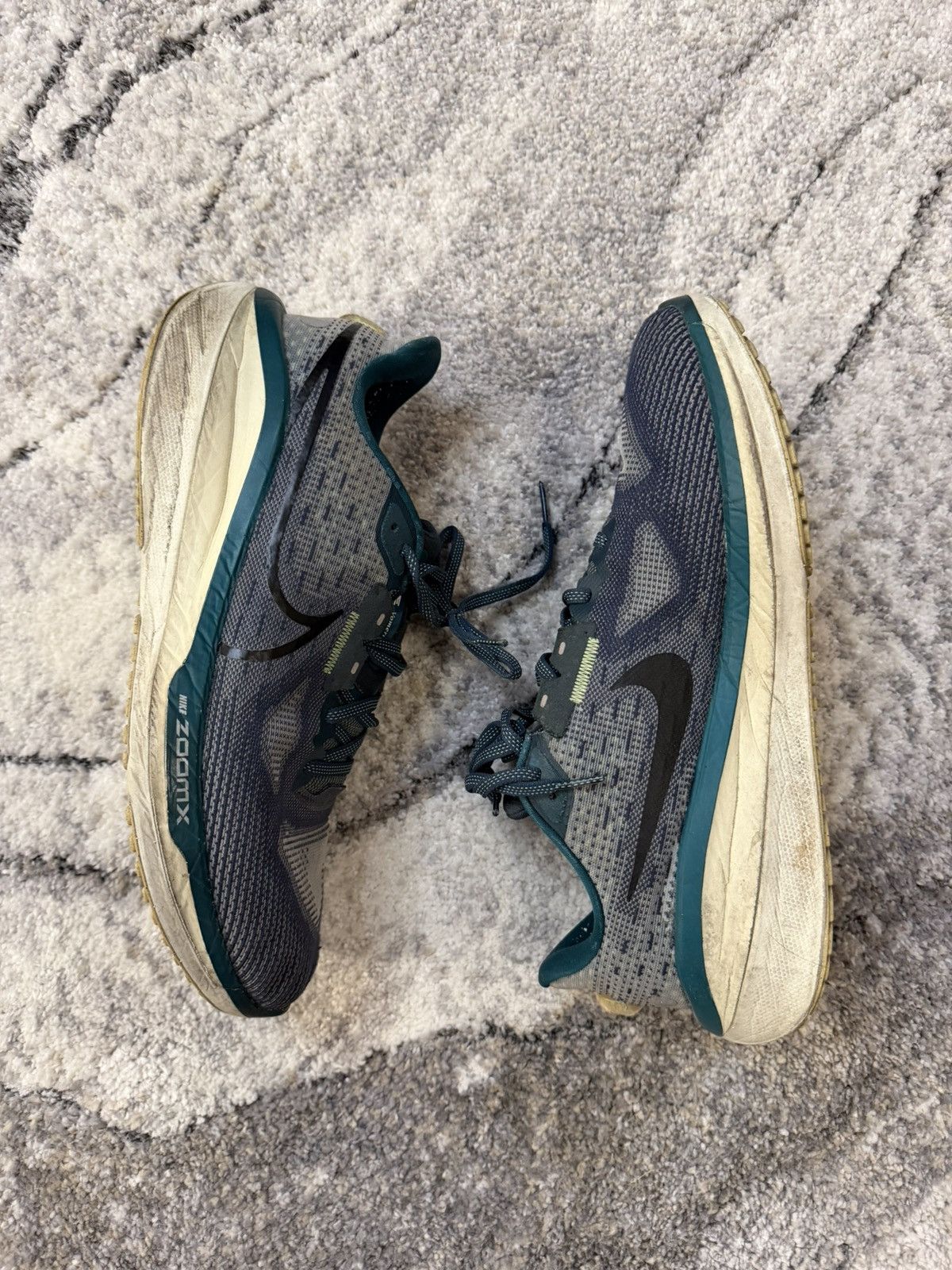 Nike Vomero 17 Running Shoes