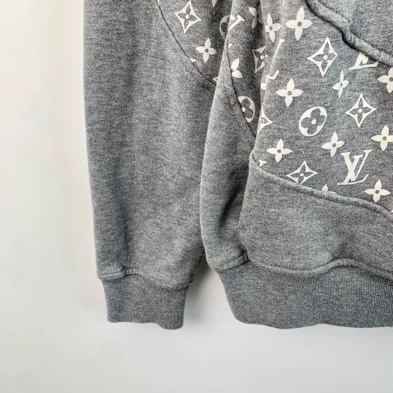 Louis Vuitton Louis Vuitton 22 grey logo print cotton hooded long sleeve Size US S / EU 44-46 / 1 - 4 Thumbnail