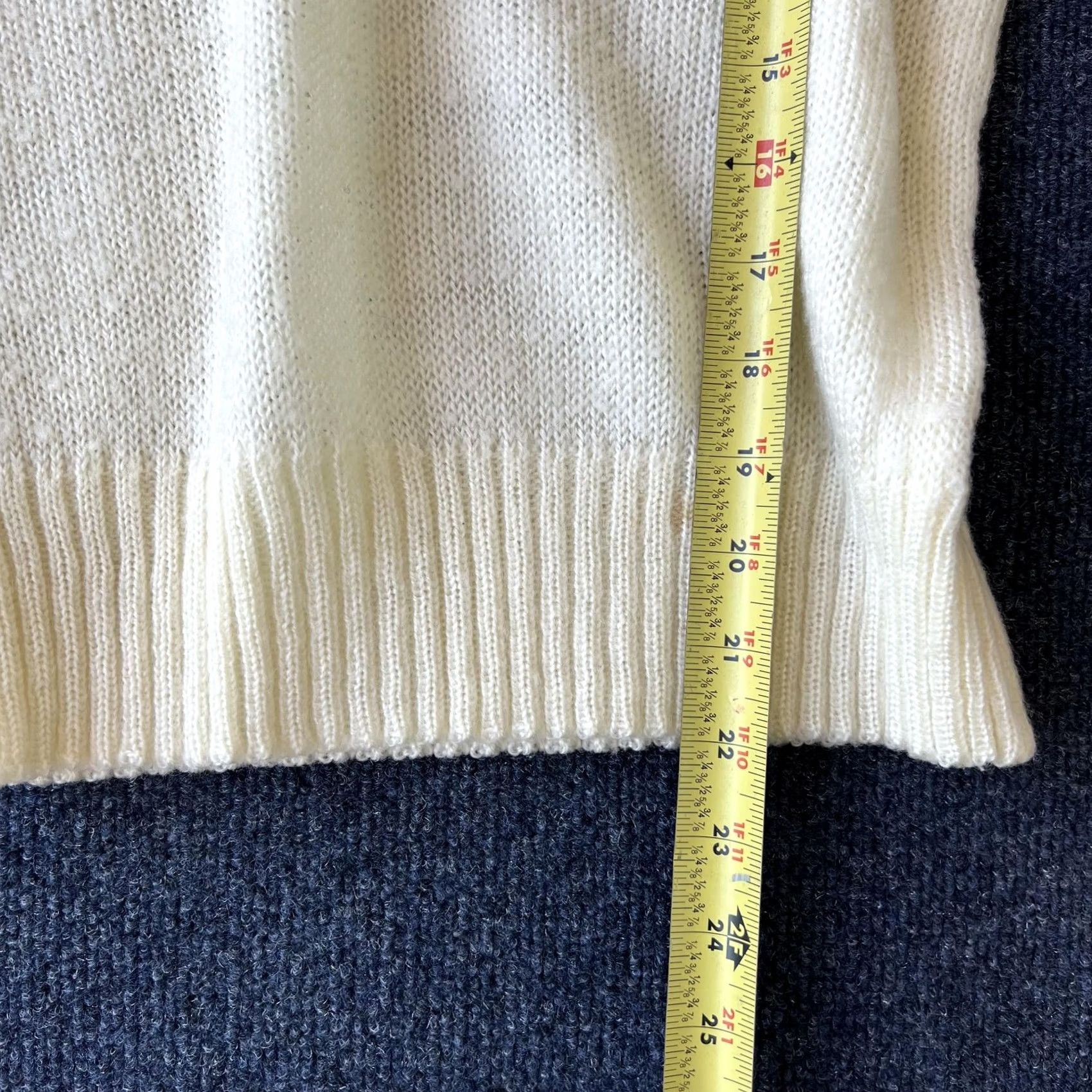 Vintage C.V. Ltd. Sweater Womens Medium White Crewneck Pullover Knit Cozy Classic Wool Blend Raglan Sleeve Lightweight Size S / US 4 / IT 40 - 3 Thumbnail