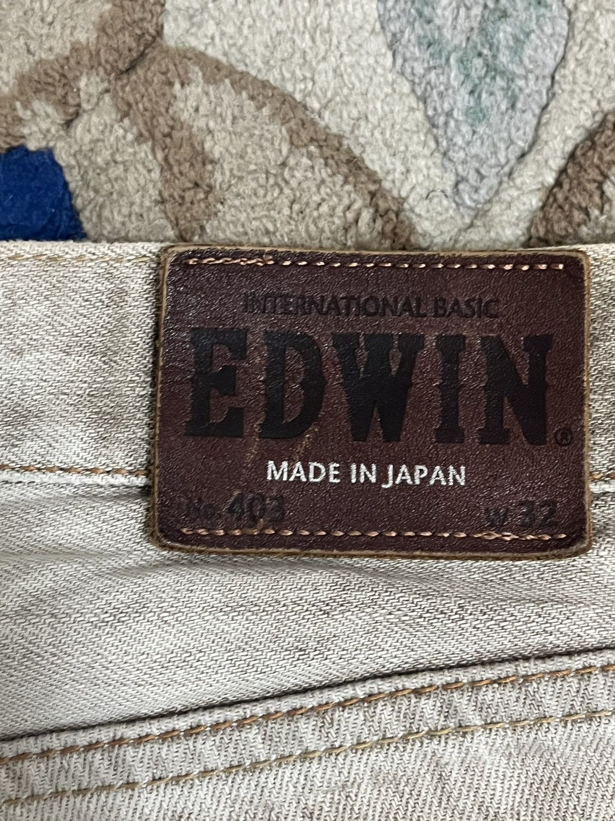 Edwin Vintage White Edwin Distressed Style jeans Size US 31 - 14 Thumbnail