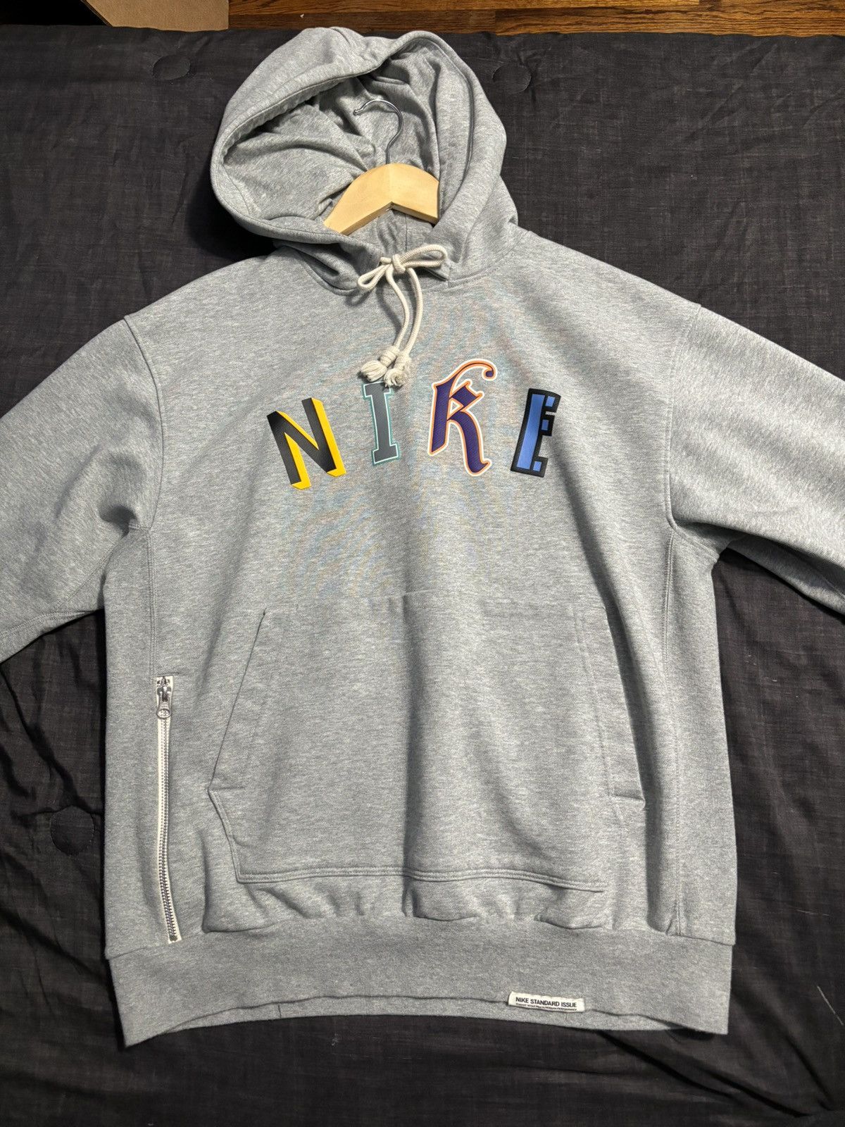 Nike Nike Dri-FIT Standard Issue Hoodie Size US M / EU 48-50 / 2 - 1 Thumbnail
