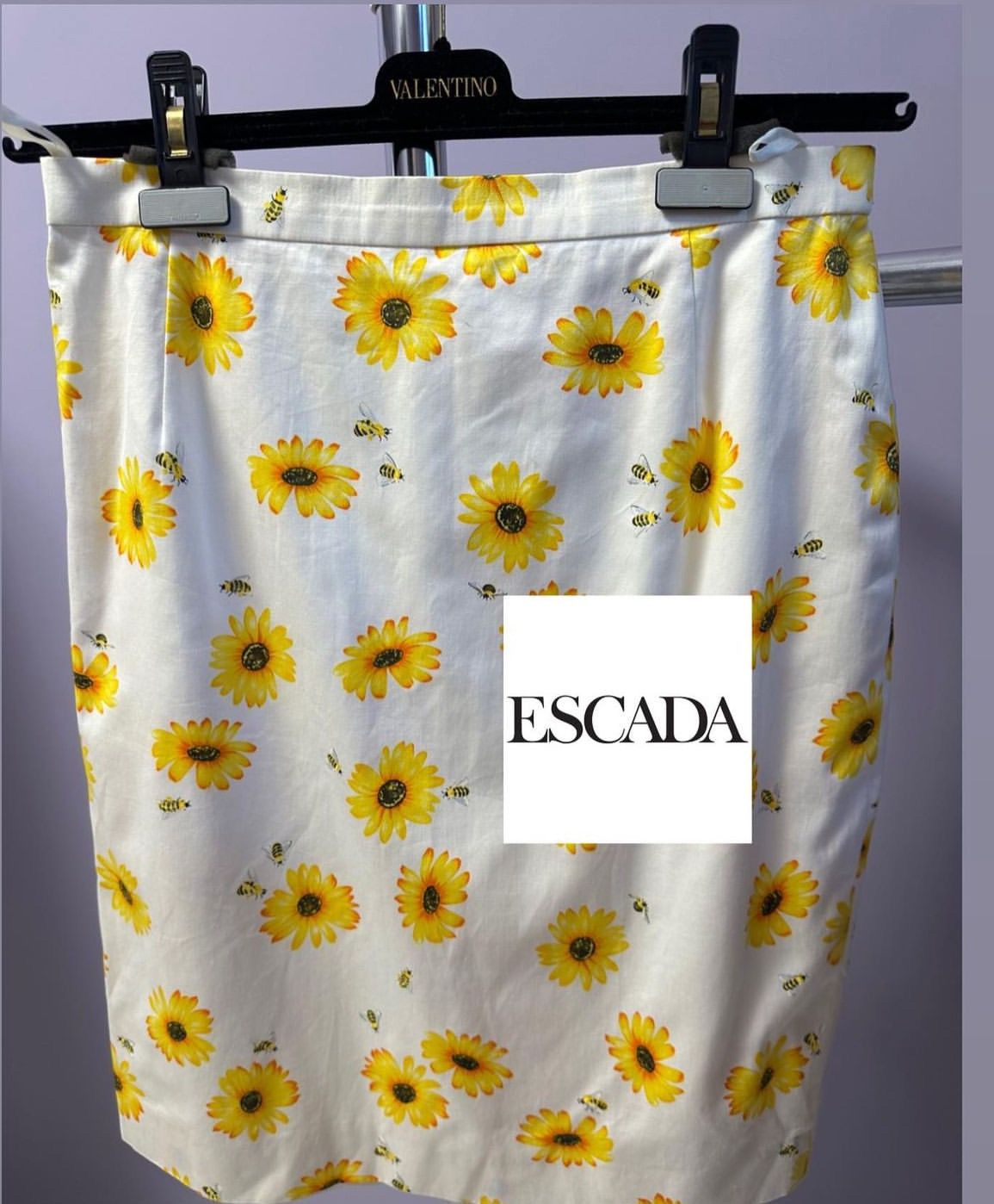 Escada × Vintage Escada Margaretha Ley Flowers And Bees motif Skirt Size 27" / US 4 / IT 40 - 1 Thumbnail