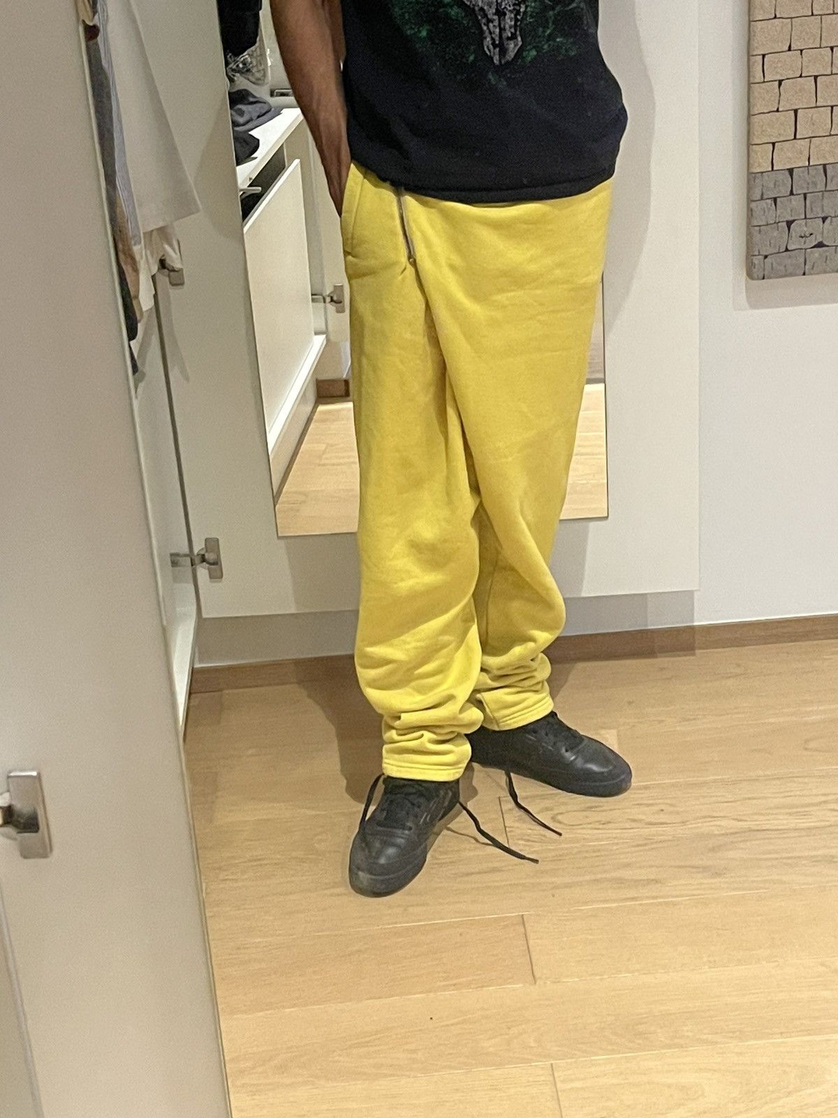 image of Bless N° 47 Smlxl Long Yellow Sweatpants, Men's (Size 30)