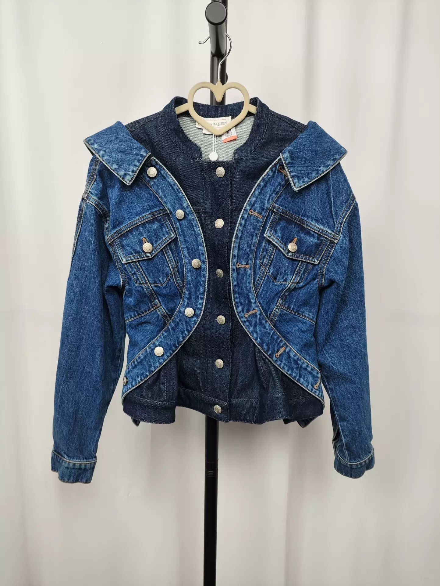 Alexander McQueen Alexander McQueen denim jacket blue 40 250516ZJQ2L02 Size S / US 4 / IT 40 - 1 Thumbnail