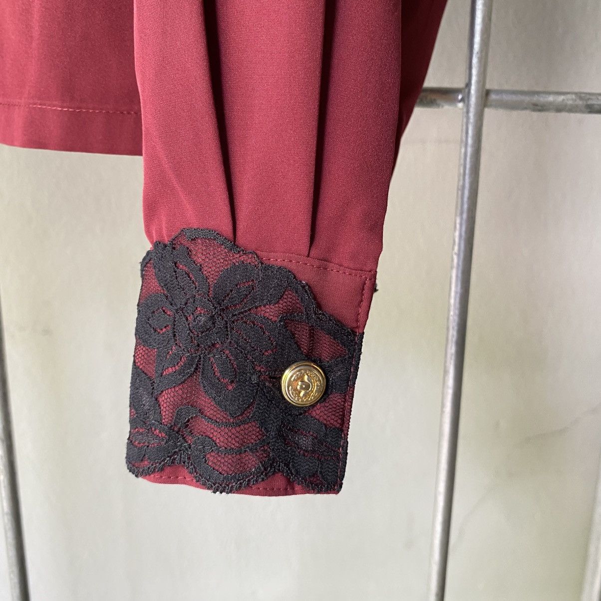 Moschino MOSSCHINO Red Lace Trimmed Shirt Size M / US 6-8 / IT 42-44 - 7 Thumbnail