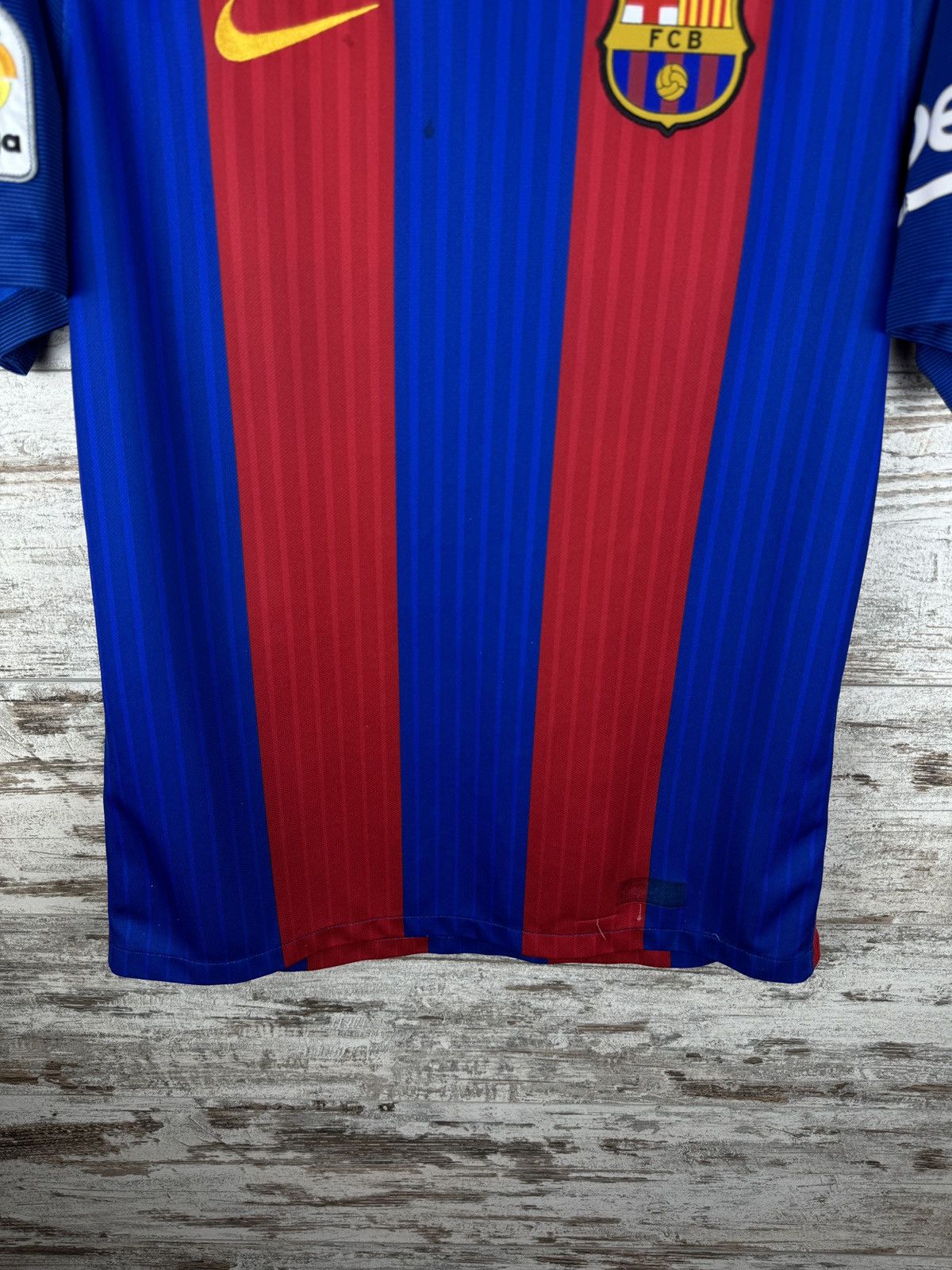 Nike Mens Vintage Nike FC Barcelona T-shirt soccer jersey y2k Size US M / EU 48-50 / 2 - 4 Thumbnail