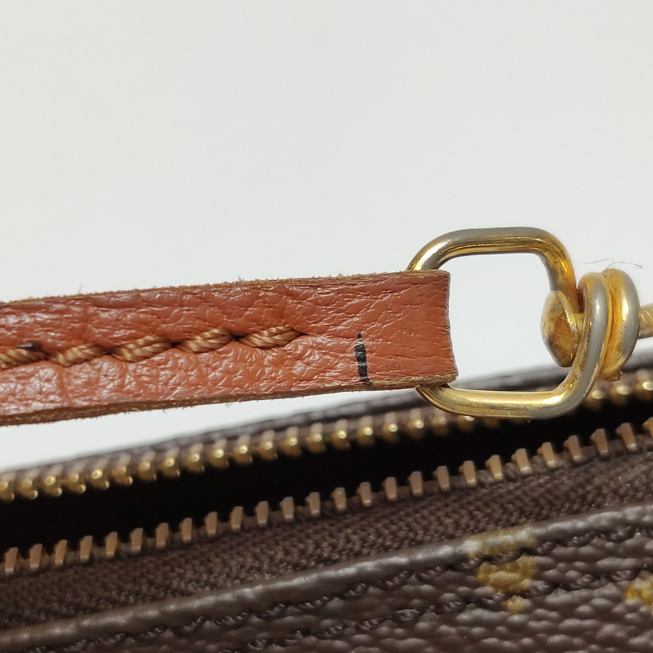 Louis Vuitton Louis Vuitton (LV) Papillon Mini Cowhide Monogram Print Vin Size ONE SIZE - 5 Thumbnail