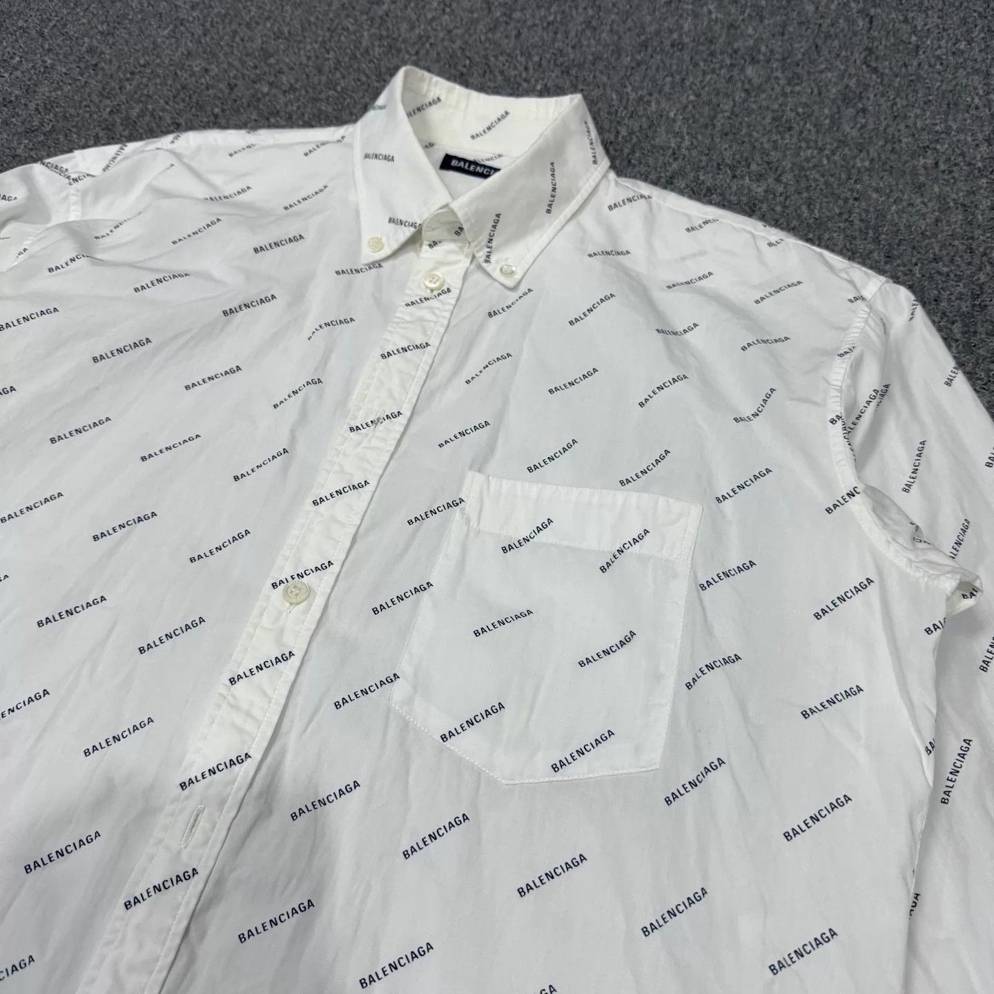Balenciaga Balenciaga White All Over Print Shirt 37 99 New Size US XS / EU 42 / 0 - 3 Thumbnail