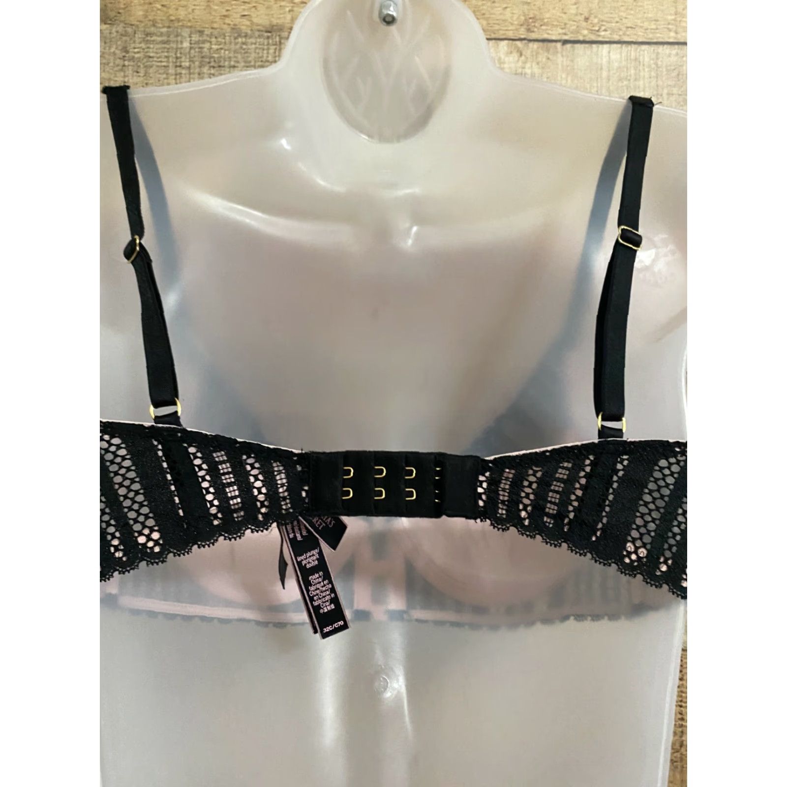 Victoria's Secret Victoria's Secret Bra Lined Plunge Black 32C Womens Underwired Size ONE SIZE - 3 Thumbnail