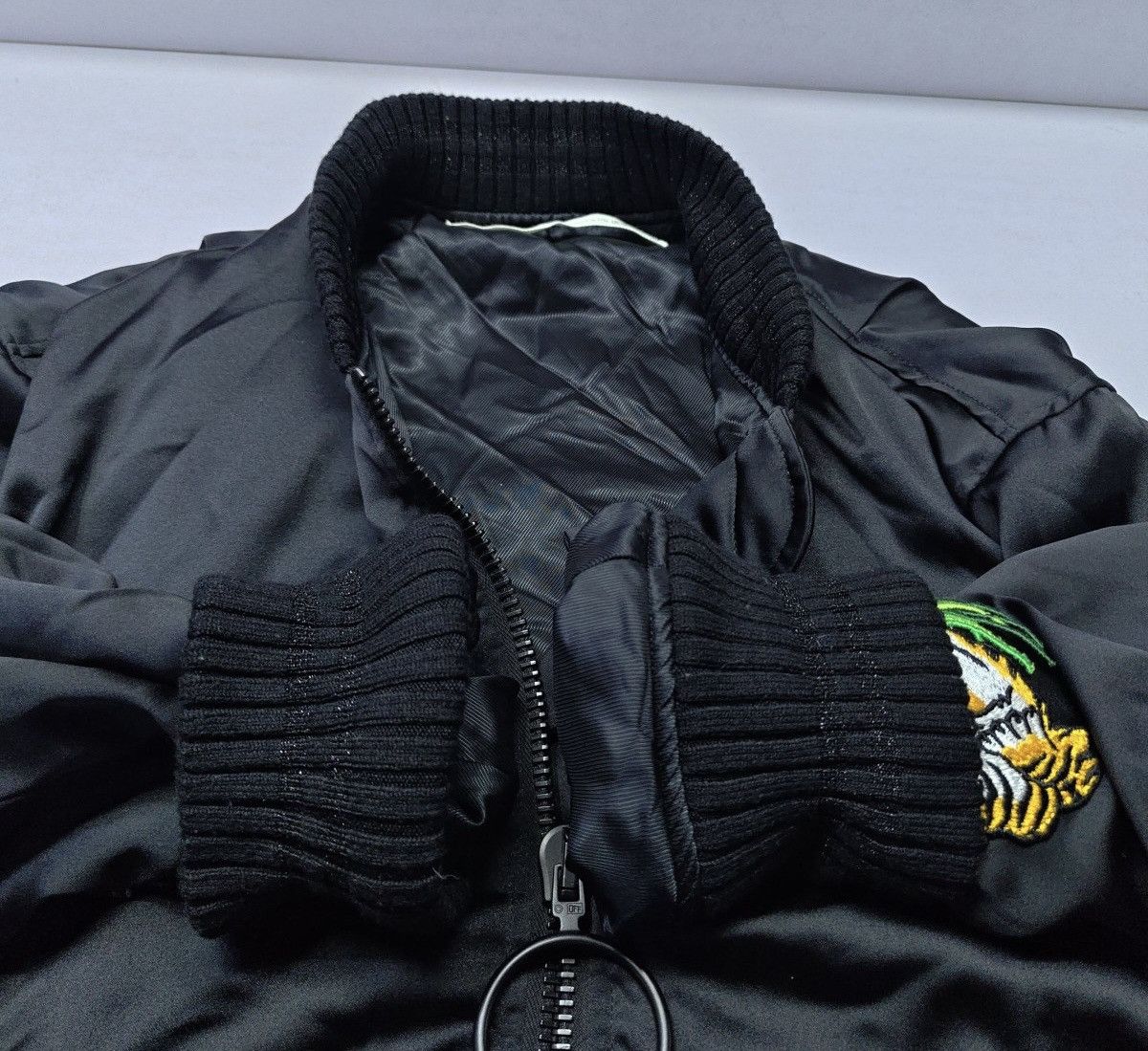 Off-White Off-White Tiger Embroidered Souvenir Bomber Jacket Size US M / EU 48-50 / 2 - 6 Thumbnail