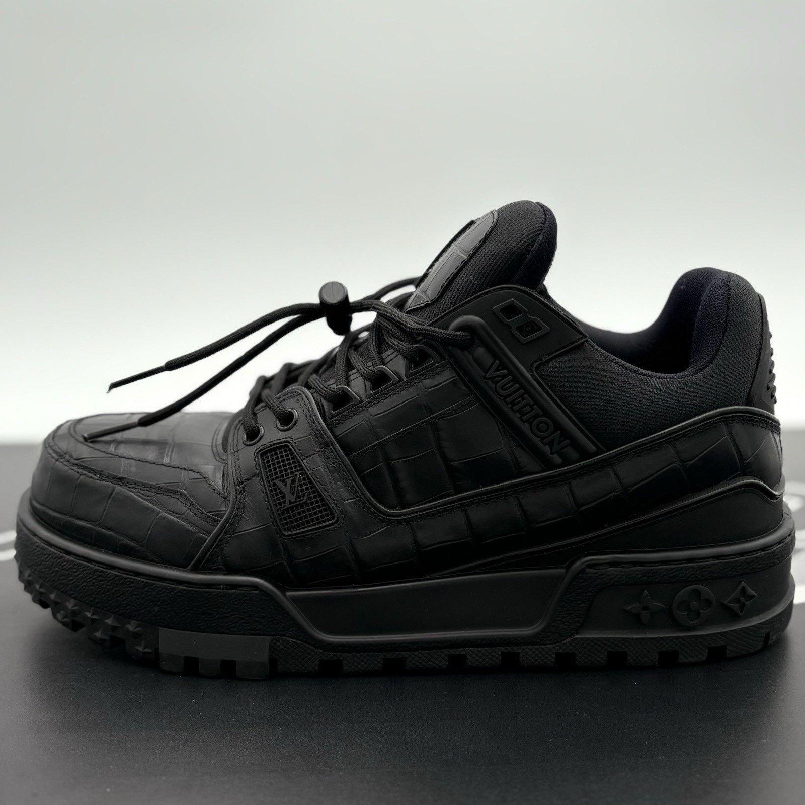 Louis Vuitton Louis Vuitton Maxi Sneaker ' Black ' | EXCELLENT COND! Size US 10 / EU 43 - 8 Thumbnail