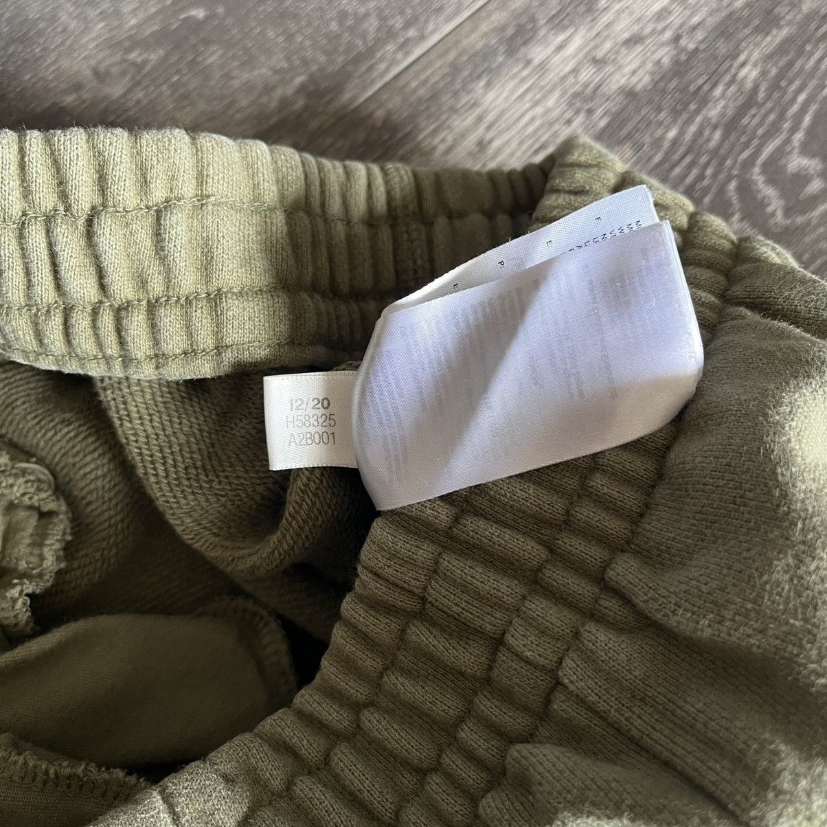 Humanrace Adidas x Humanrace Pharrell Williams Olive Khaki Sweatpants Size US 32 / EU 48 - 11 Thumbnail