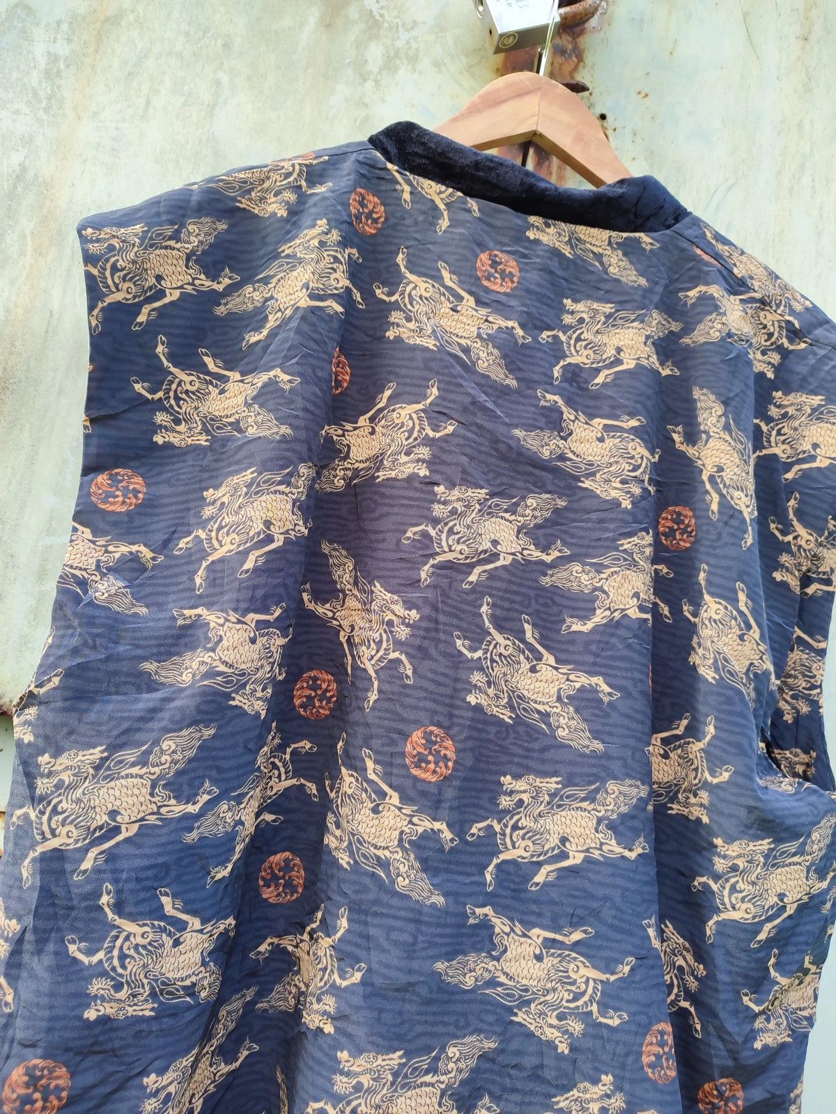 Vintage Vintage Japanese Dragon Vest – Kimono Style Haori Vest Size US L / EU 52-54 / 3 - 7 Thumbnail