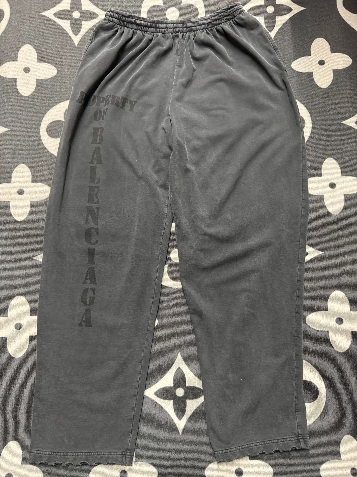 Balenciaga Balenciaga Black Distressed Print Pants Size US 30 / EU 46 - 1 Thumbnail