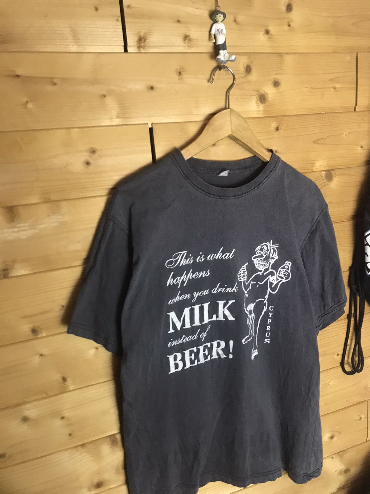 Vintage Vintage beer milk funny humor t shirt Size US L / EU 52-54 / 3 - 2 Thumbnail