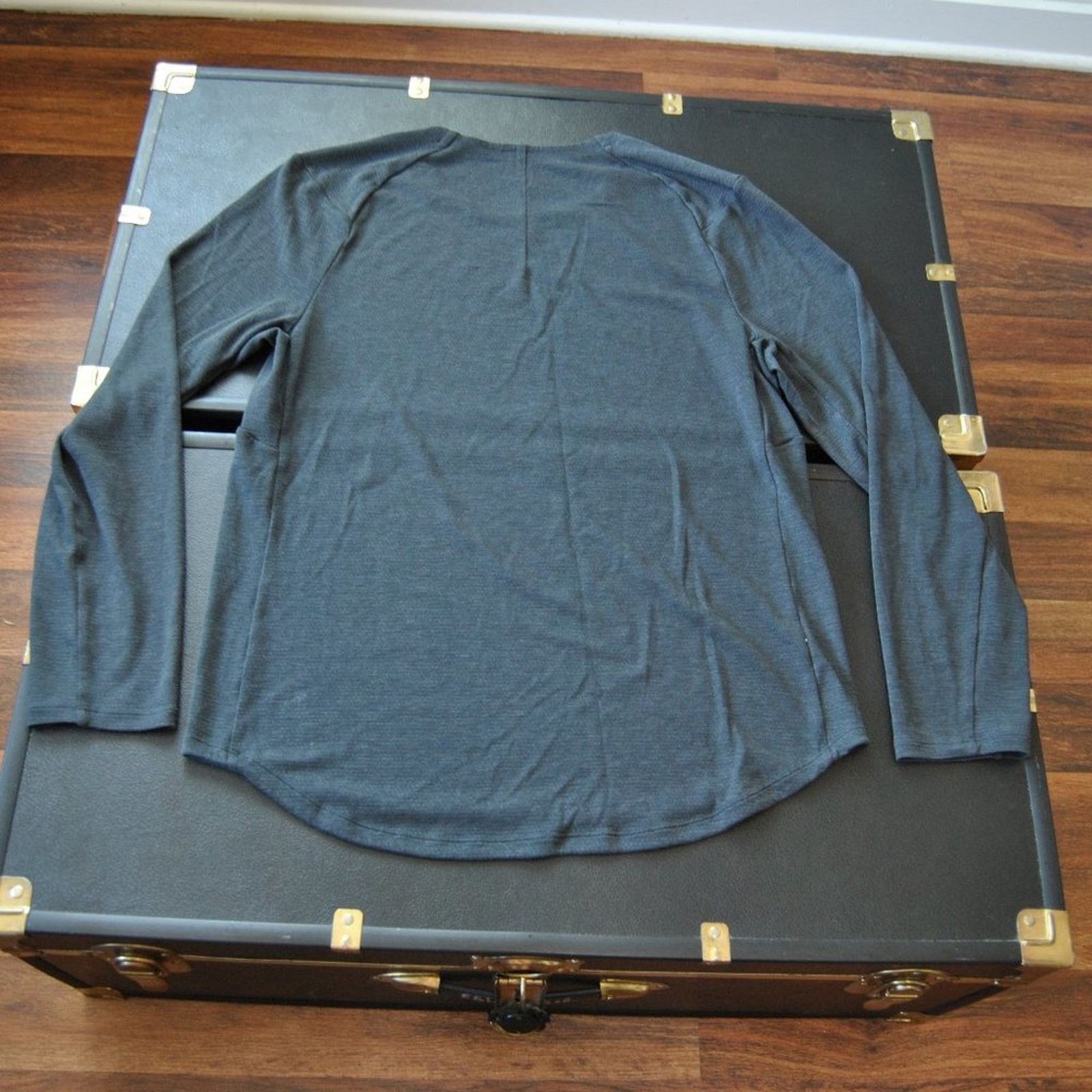 Lululemon Lululemon Athletica Small Dark Gray Long Sleeve Shirt Size US S / EU 44-46 / 1 - 5 Thumbnail