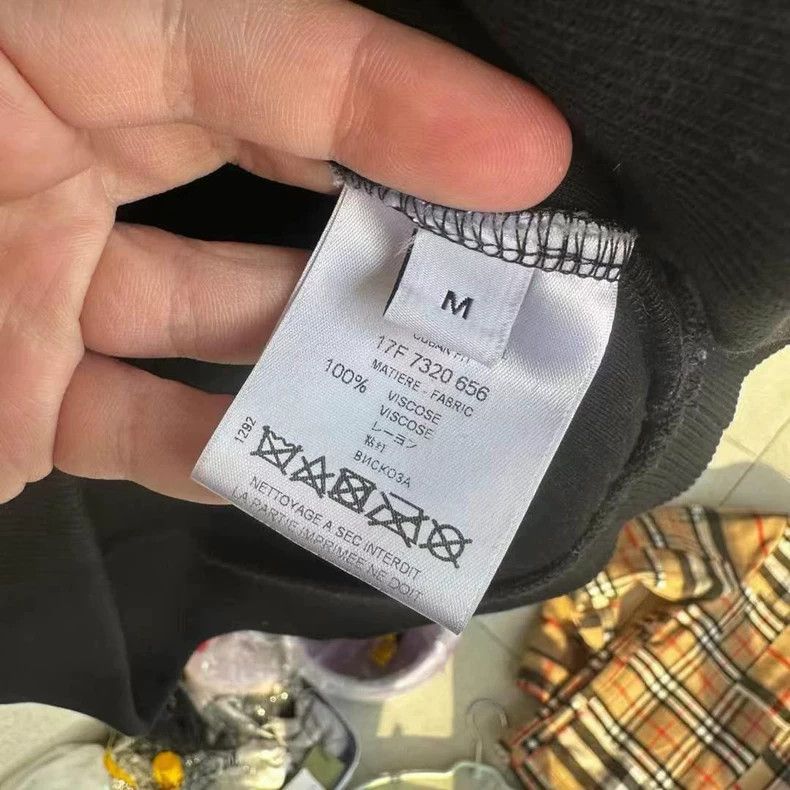 Givenchy Givenchy Shark Hoodie, size M Size US M / EU 48-50 / 2 - 4 Thumbnail