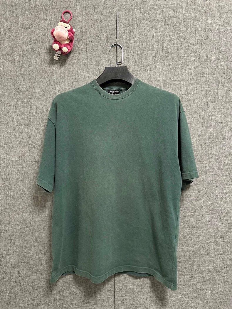 Balenciaga Balenciaga Printed Crewneck T-Shirt Size S, 95% New Size US S / EU 44-46 / 1 - 1 Thumbnail