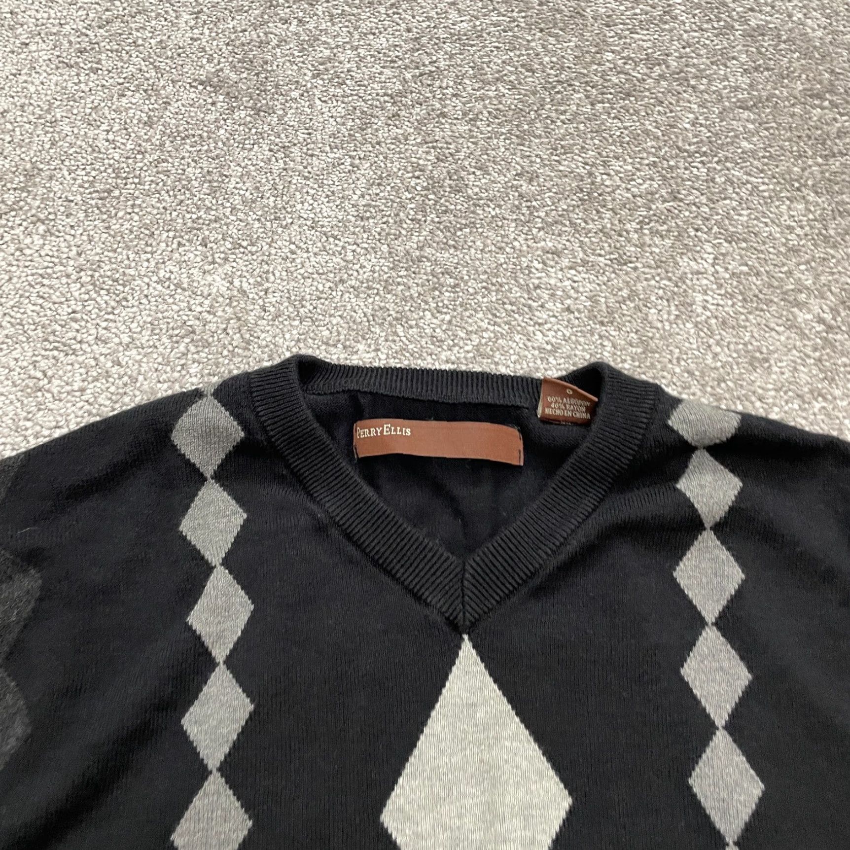 Perry Ellis Perry Ellis Sweater Mens Large Black Argyle/Diamond Knit V-Neck Pullover Size US L / EU 52-54 / 3 - 3 Thumbnail