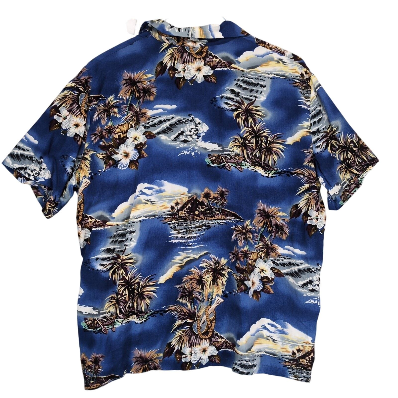 Hilo Hattie Hilo Hattie Men's M Floral Hawaiian Camp Shirt Size US M / EU 48-50 / 2 - 3 Thumbnail