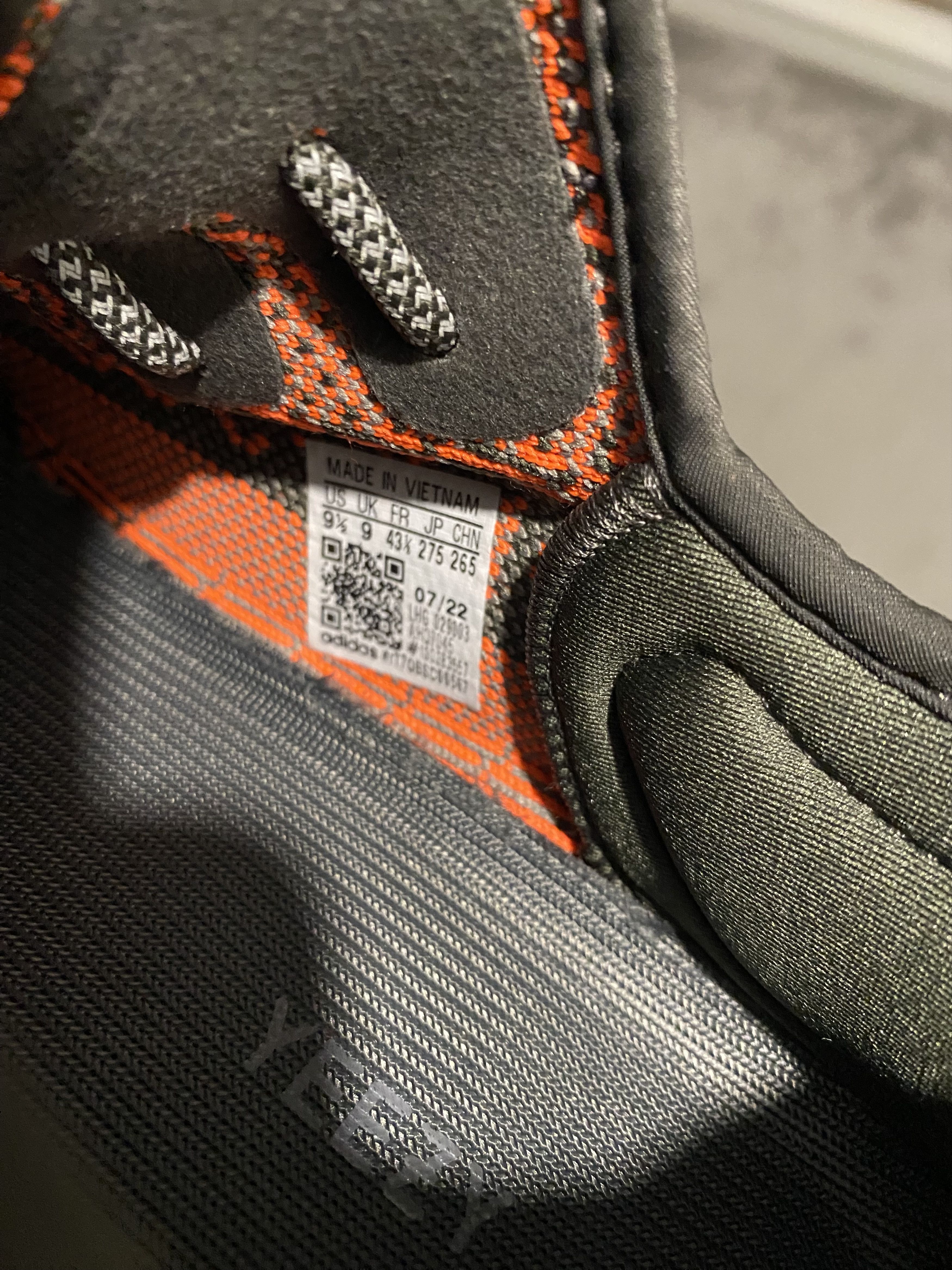 Yeezy Adidas Yeezy Boost 350 V2 Size US 10 / EU 43 - 15 Thumbnail