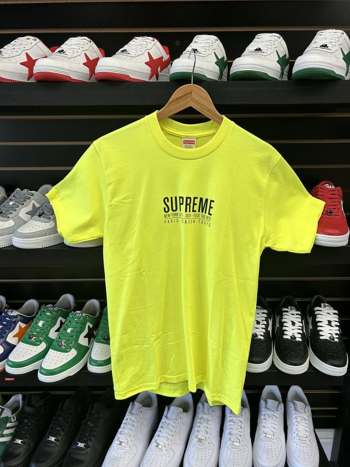 Supreme Supreme T-shirt Size US S / EU 44-46 / 1 - 1 Thumbnail