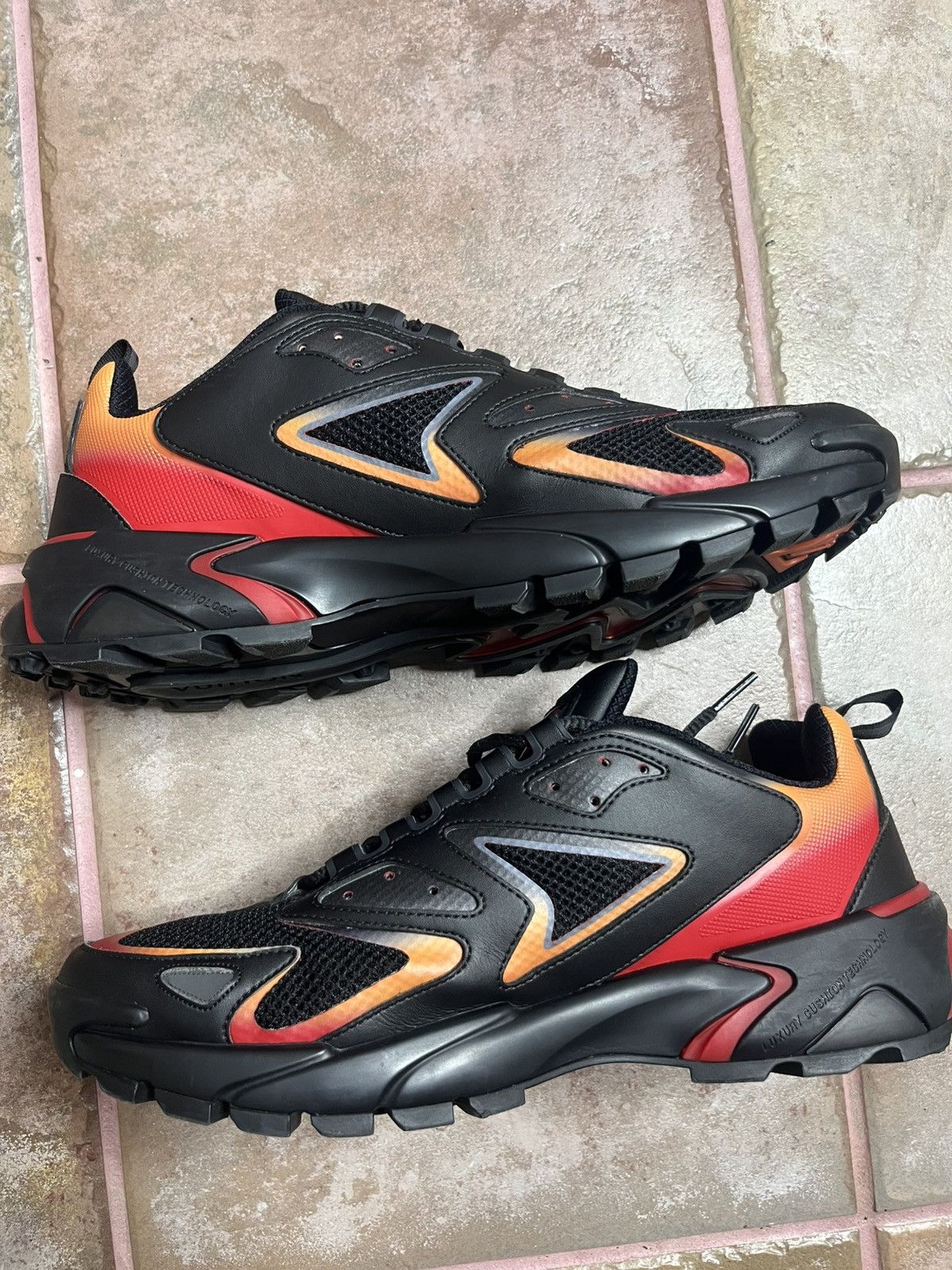 Louis Vuitton Louis Vuitton runners Size US 10 / EU 43 - 4 Thumbnail