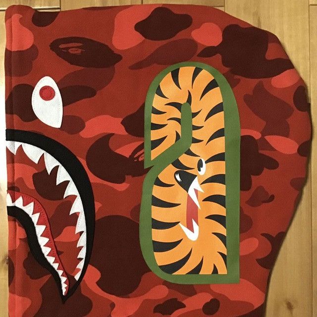 Bape BAPE Tiger shark full zip hoodie Red camo x Blue camo APE Size US XL / EU 56 / 4 - 4 Thumbnail