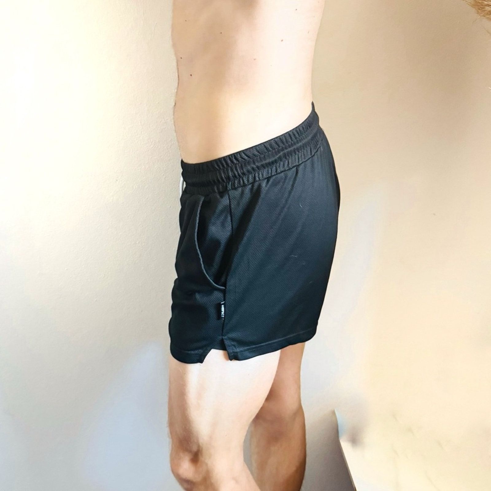 Nordstrom IMPACT Black Drawstring Mesh Workout Gym 3” Short Shorts M Size US 32 / EU 48 - 4 Thumbnail