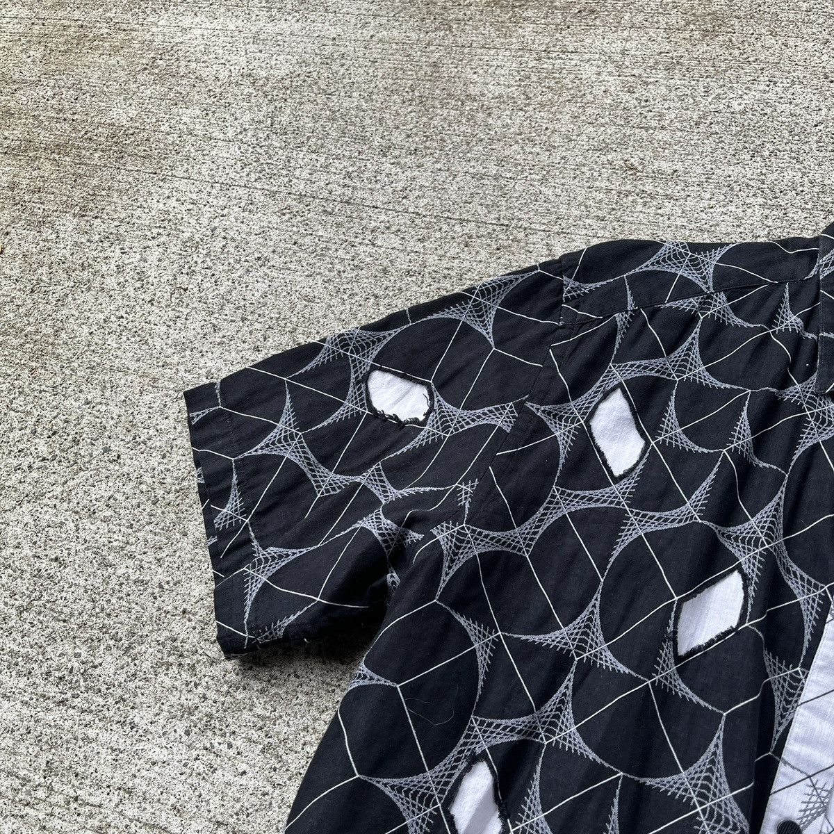 Vintage Vintage Avant Garde Button Up Size L 90’s Y2K Size US L / EU 52-54 / 3 - 5 Thumbnail
